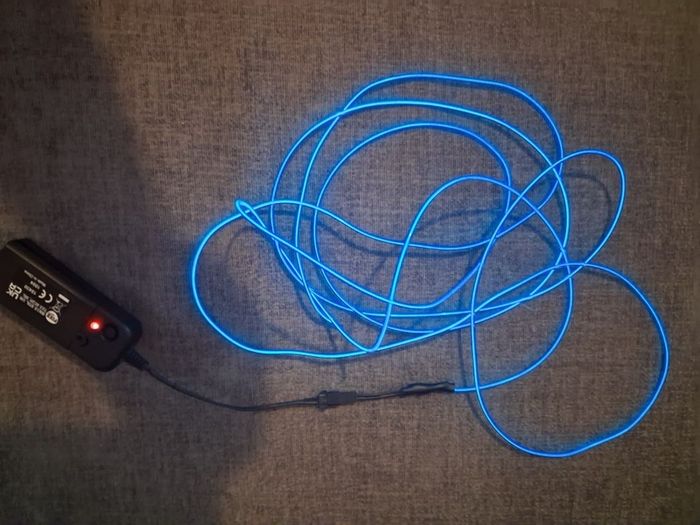 Fizz Creations Make Your Own Neon Sign - 1 Metre Neon Blue String With x3 Different Settings & 3 Metre Shape Wiring - RRP - 18.99