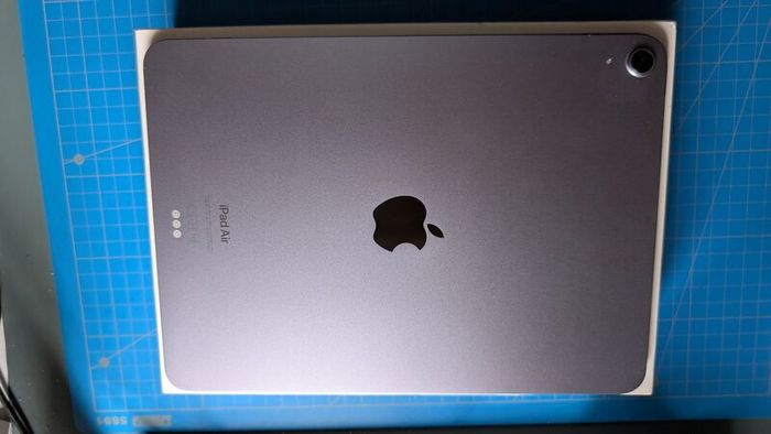 iPad 5th Generation, 11", 64GB, Wi-Fi, M1