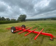 Heavy duty bale trailer