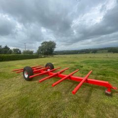Heavy duty bale trailer