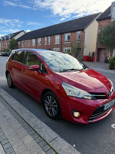 Toyota verso 2.0D4D Luna Skyview Nct 2/27 155km