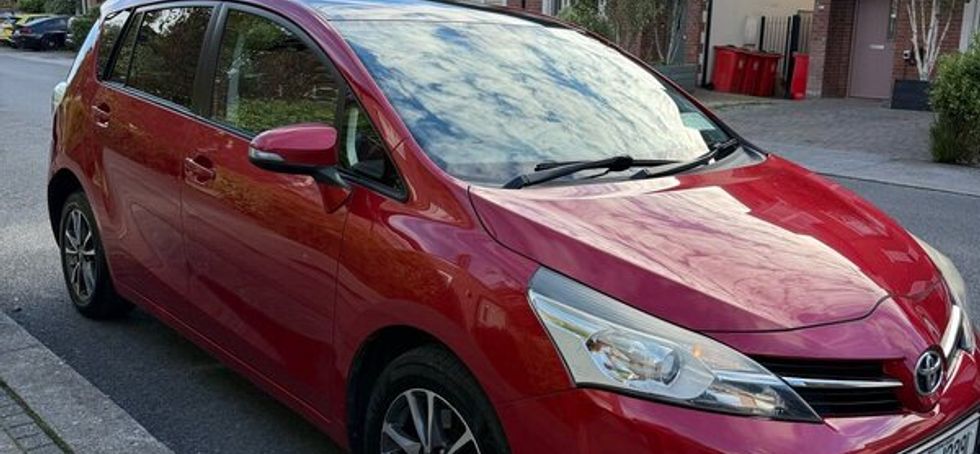 Toyota verso 2.0D4D Luna Skyview Nct 2/27 Tax10/26