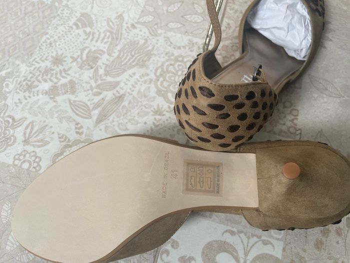Carl Scarpa brown suede kitten heel shoes size Eur 41 UK 8 - New