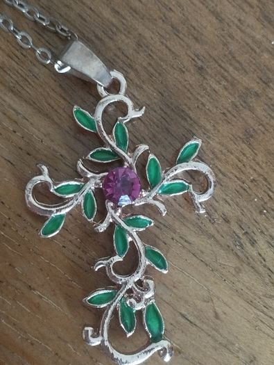 Vintage beautiful pendant on a chain.