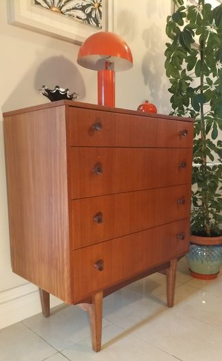 Mid Century Vintage Chest of Drawers