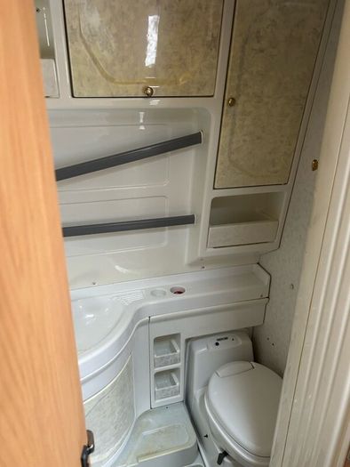NI 2003 Hobby 600 2.8 TD 4 Berth Rear-Fixed-Bed