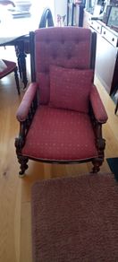 2 ladies chairs