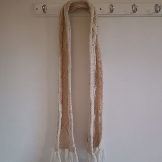 The Woollen Store Ireland - 100% Wool Cream Cable Knit Scarf