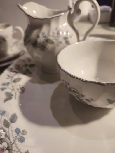 Rare find 15 pieces set Johnson Brothers Ironstone, Pattern 1H1, Vintage Set Of 4 cups and saucers with side plates ,milk jug ,sugar bowl and large oval platter plate Swirl Edge, Platinum Trim