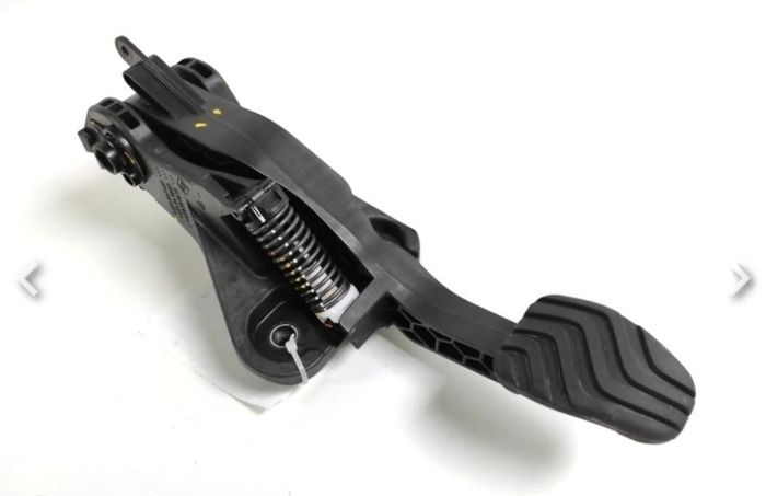 Clutch Pedal Dacia sandero 3 (465400116r)