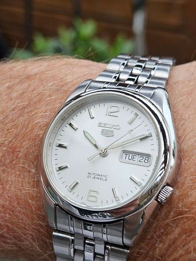 Watch Seiko 5 Automatic.