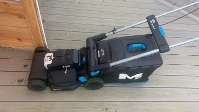 electric lawnmower