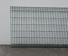 V mesh fencing panel