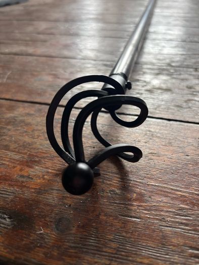 Black Metal Extendable Curtain Pole