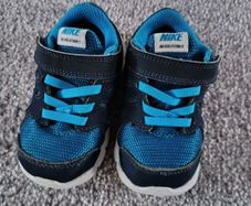 Nike baby shoes.UK 5.5/EUR 22