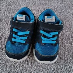Nike baby shoes.UK 5.5/EUR 22