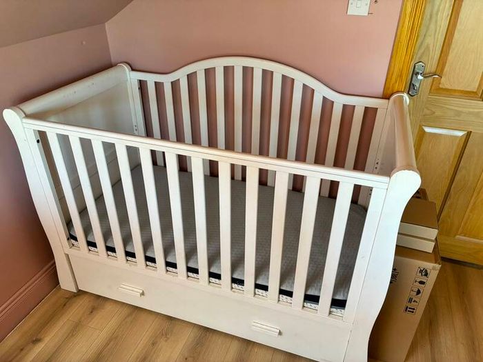 Cot / bed