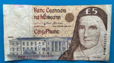 Catherine Mc Auley 5 punt note