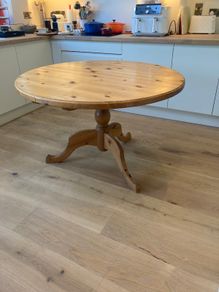 Kitchen Table - Pine - Rustic - Circular.