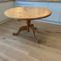 Kitchen Table - Pine - Rustic - Circular.