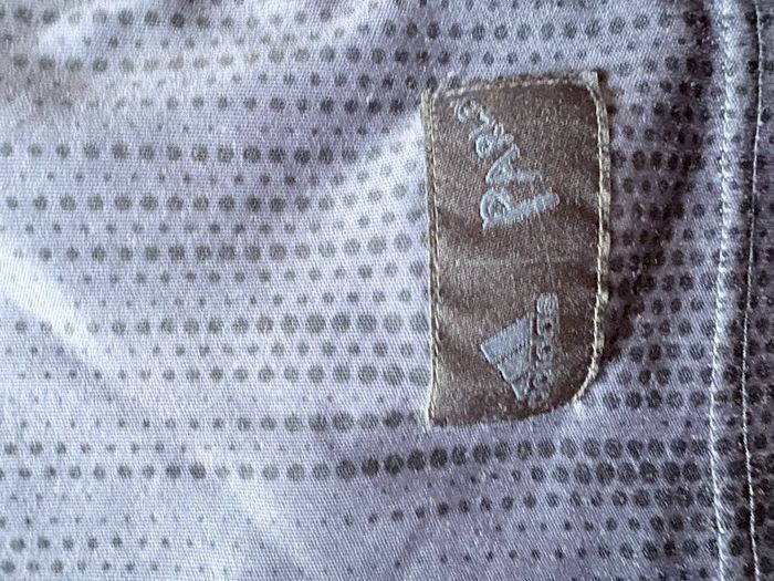 Manchester United jersey away