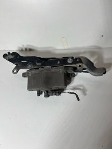 Bmw 5 Series F10 F11 2011 Front Right Bonnet Hinge Actuator 7191050 A1l7b17s