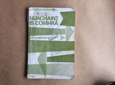 Leabhar- Nuachaint is Comhra