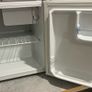 tabletop fridge Image 4