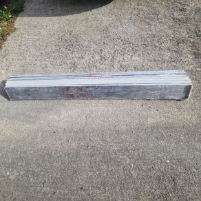 Aerogel insulation strips