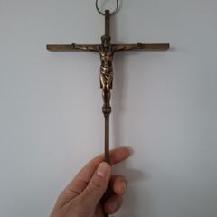Cross metal