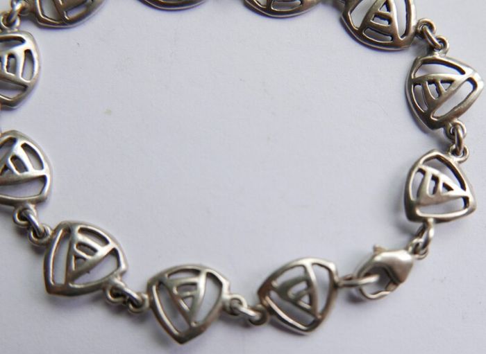 Vintage 925 Sterling Silver AA Link bracelet with Triangular Design