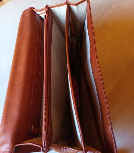 Leather Briefcase (unisex)