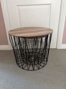 Set of 2 side tables