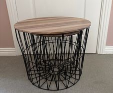 Set of 2 side tables