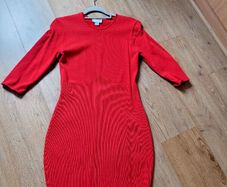 Fingers large red dress
