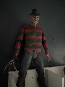 Neca 1/4 Part 2 Freddy Krueger Nightmare On Elm Street. (Not Hot Toys/Inart)