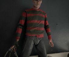 Neca 1/4 Part 2 Freddy Krueger Nightmare On Elm Street. (Not Hot Toys/Inart)