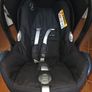 Maxi Cosi baby car seat with isofix Image 3
