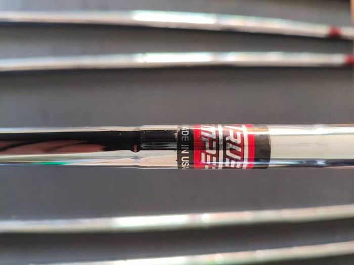8 Wilson golf irons