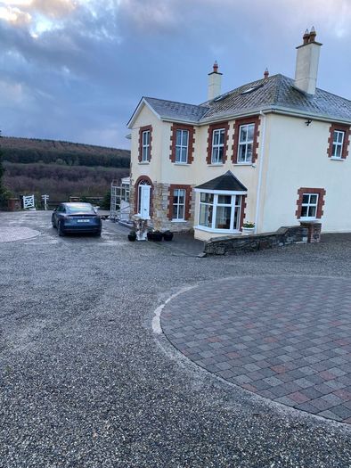 Bricklayer stonemason available