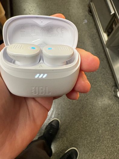 JBL Tune Buds 2