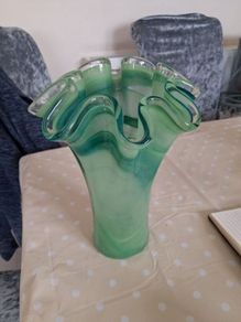 Handkerchief style glass vase