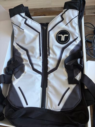 bHaptic tactsuit and tactsleeve