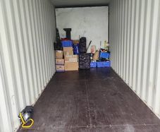 20ft shipping container storage share/rent