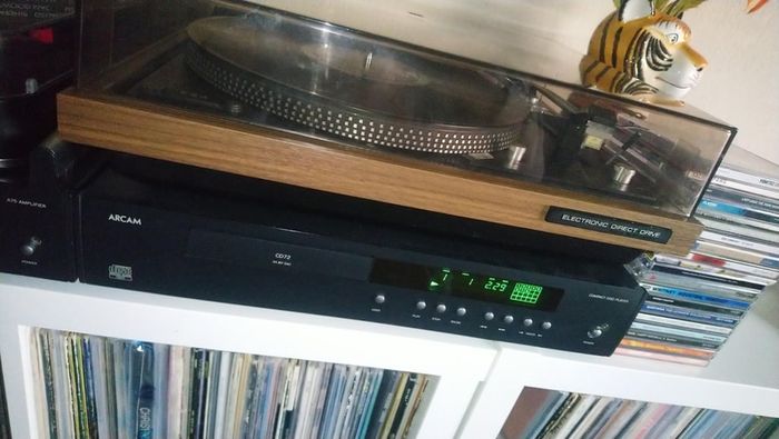 Audiophile Quality Arcam CD72 Equipped with a 24-bit Burr-Brown multi-level Delta-Sigma DAC on board
