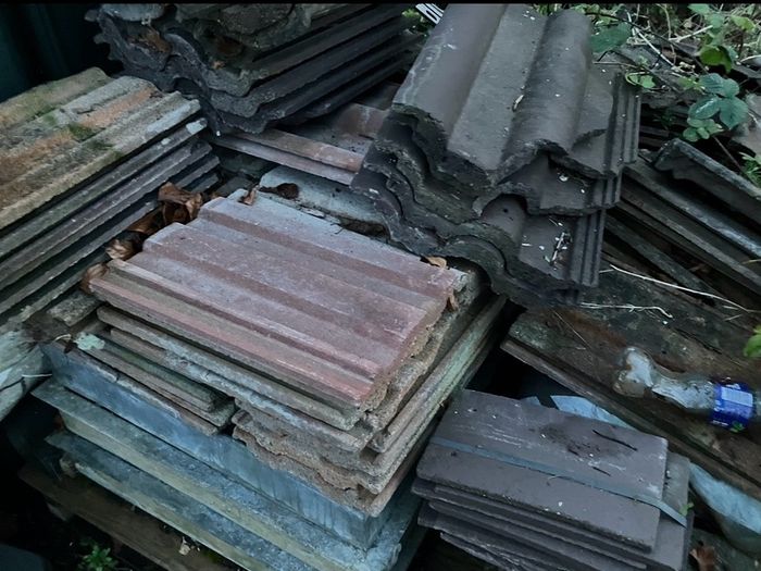 Roof Tiles, Slates and Ridges (6x Pallets)