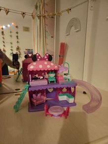 Minnie fabulous dollhouse with figurine and furniture