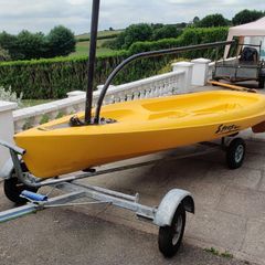 Dinghy boat