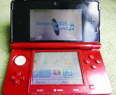 Nintendo 3DS Metallic Red (works well)