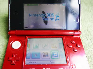 Nintendo 3DS Metallic Red (works well)
